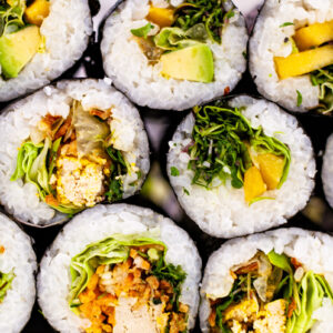 Assortiment de makis végétaux Koumaï, mangue, avocat et tofu