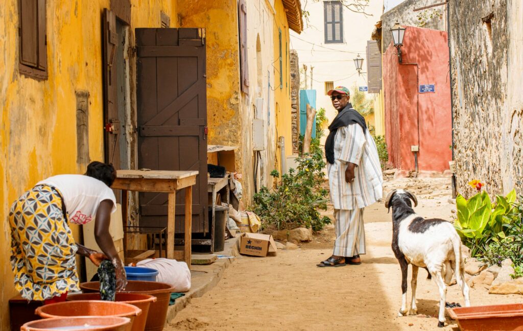 Scène urbaine au Sénégal, photographie Catherine Avak